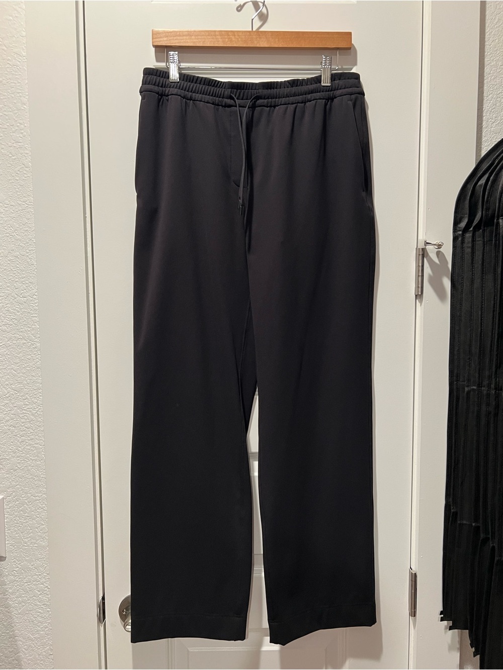 Straight-Leg Mid-Rise Pant Luxtreme *Regular